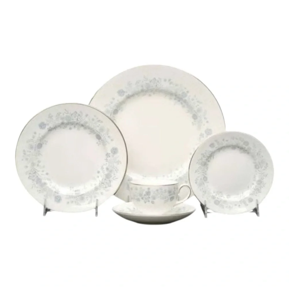 Wedgwood Belle Fluer 5-Piece Place Setting, Vintage, Discontinued, England.